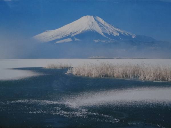 ★新品 富士山 写真ポスター 冬の湖_画像1
