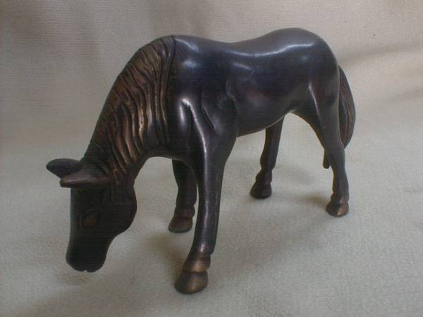 ブロンズ　黄銅製　可愛い馬　8.5x14cm　596g　骨董　飾り置物_画像1