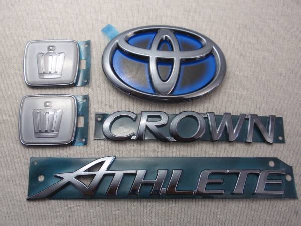 7トレジャー 【 TOYOTA 210系 CROWN ATHLETE HYBRID トヨタ 210系 クラウン アスリート ハイブリッド 】 プラチナ ブラック エンブレム 5点