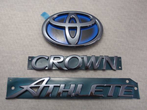 7トレジャー 【 TOYOTA 210系 CROWN ATHLETE HYBRID トヨタ 210系 クラウン アスリート ハイブリッド 】 プラチナ ブラック エンブレム 5点