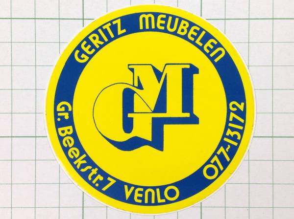 外国 古いステッカー：GM GERITZ MEUBELEN ヨーロッパ ビンテージ +Fa_1マス1cmの方眼紙です。