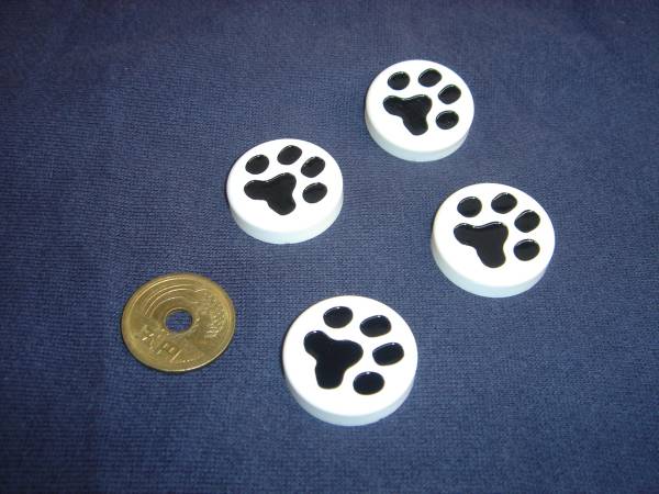 猫足跡マグネット白・4個で1セット★住キアキ★D_5円は出品物ではありません。