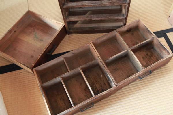タM0044◇クラシックな味わいの古い木製アームチェア◇洋館 椅子 タM0044◇クラシックな味わいの古い木製アームチェア◇洋館 椅子