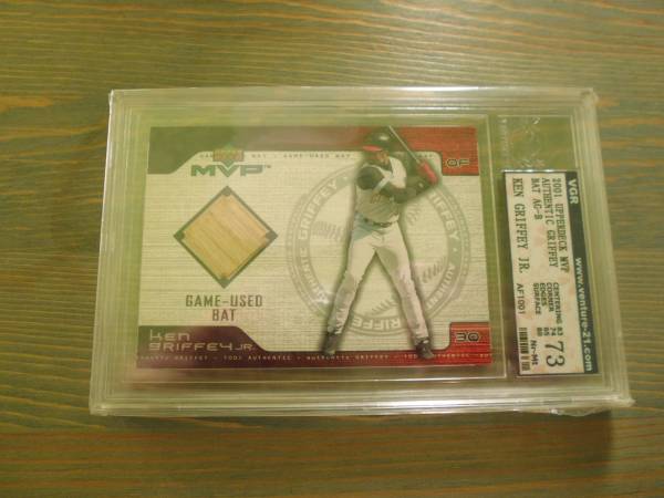 2001 UD MVP bat карта KEN GRIFFEY JR