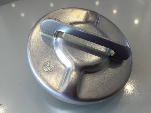70系スープラ前期新品純正GA70MA70JZA70用ガソリン給油キャップa