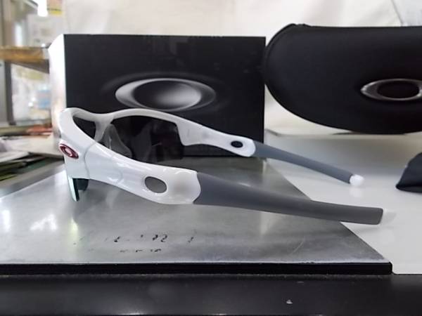 OakleyオークリーRadarPath 09-768 サングラスWhite×RedIridium OakleyオークリーRadarPath 09-768 サングラスWhite×RedIridium