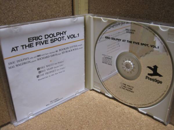 名盤CD/ERIC DOLPHY AT THE FIVE SPOT VOL.1エリック ドルフィー_画像1