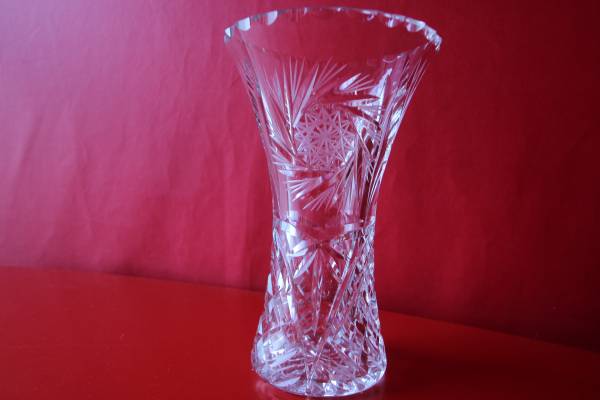 *bohe mia crystal vase including carriage * H69