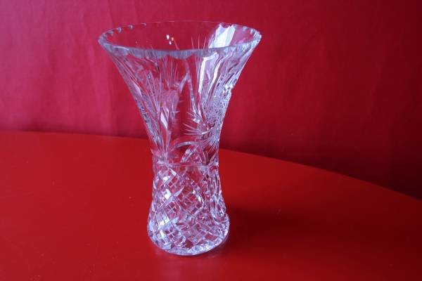 *bohe mia crystal vase including carriage * H69