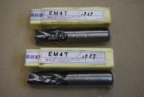 不二越(NACHI)４刃エンドミル　EM4T　再研磨品　２本組（19.69ｍｍ・19.57ｍｍ）_画像2