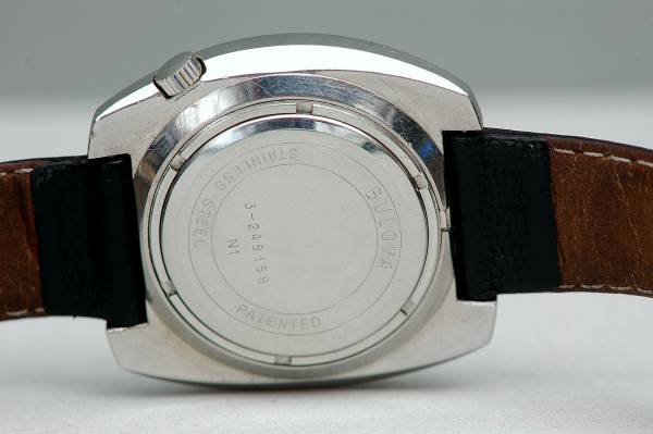 即決　超貴重　高級(jí)　 BULOVA　パイアイ　 ミッキーマウス時(shí)計(jì)　 ディズニー　ブローバ