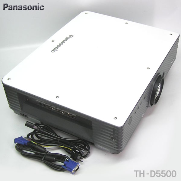 PANASONIC プロジェクター　TH-D5500 ★5000ルーメン　ランプ新品_画像1