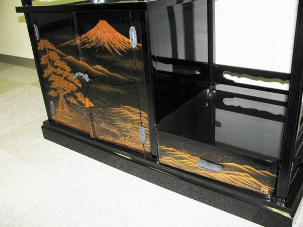 《破格値！大御奉仕市》【輪島塗】　飾棚　富士山に松蒔絵_画像3