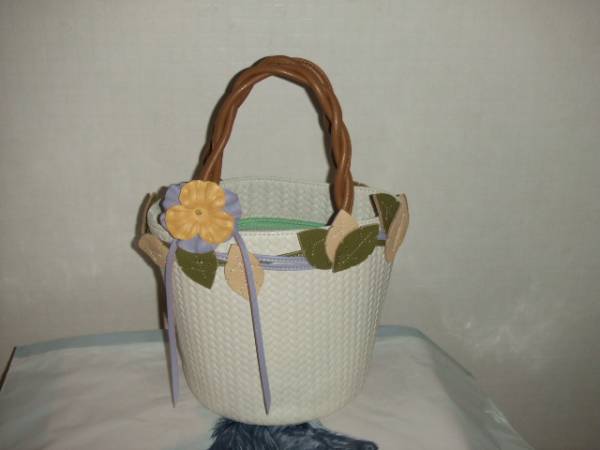 キタムラ☆トートバッグ☆メッシュ風☆お花飾☆未使用_ビニール袋の上で撮っています