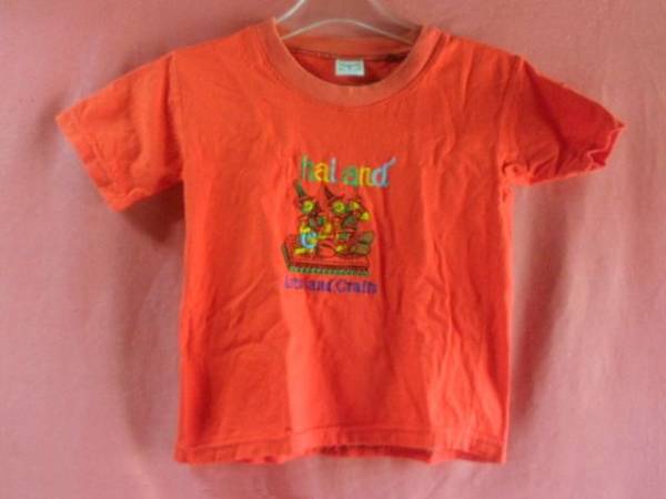 ＵＳＥＤ キッズ タイランド Ｔシャツ サイズＳ 赤色_画像1