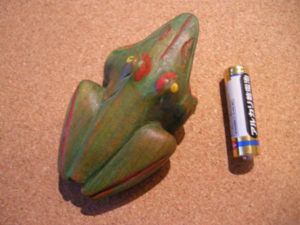 ⑯レトロ　カエル　かえるの置き物　人形　木製　蛙_画像1