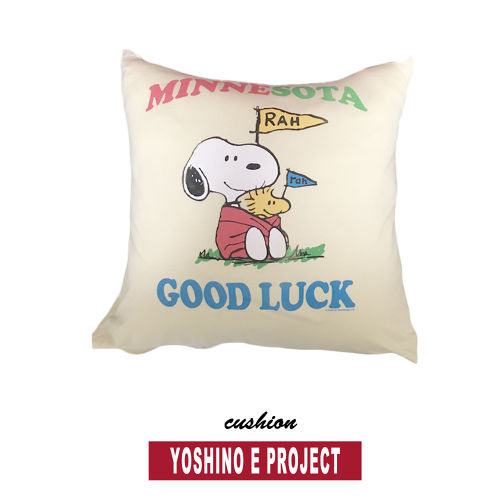 リメイク クッション(cushion) スヌーピー（Snoopy）Tシャツ_画像1
