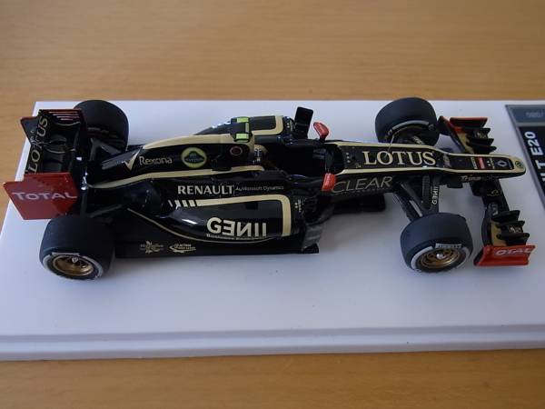 tameo 1/43 ロータス E20 2012 バーレーン グロージャン 完成品_画像2