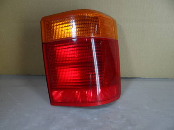  unused -96 year LR/LP range 4.6HSE/ tail light - right 