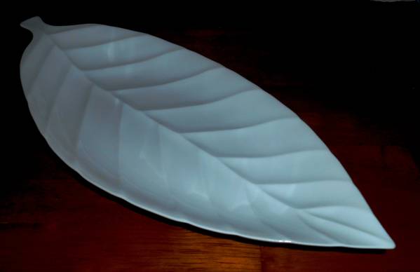 * chestnut . is .. leaf shape white plate 1 sheets 