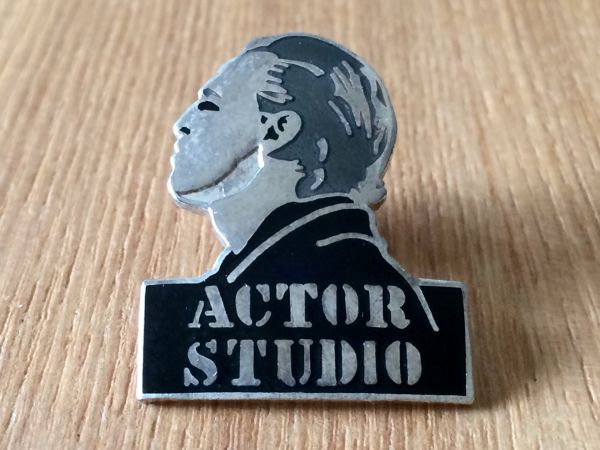  старый значок :akta- Studio . super персона фильм булавка z#C