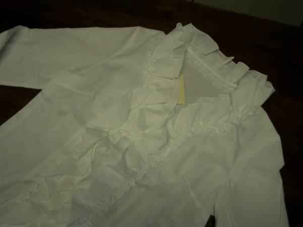 ★新品送料込！襟元フリルが上品ステキな白の長袖ブラウス11号_画像3