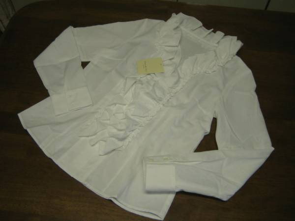 ★新品送料込！襟元フリルが上品ステキな白の長袖ブラウス11号_画像1