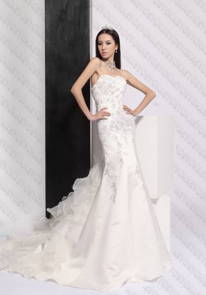 【KASYOSYOブライダル】スレンダーウエディングドレス☆wd506 人気のデザイン ホワイトとオフホワイトから選べます