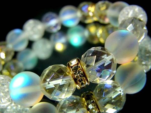 レインボー６４面カット水晶ブルームーンストーンクラック水晶