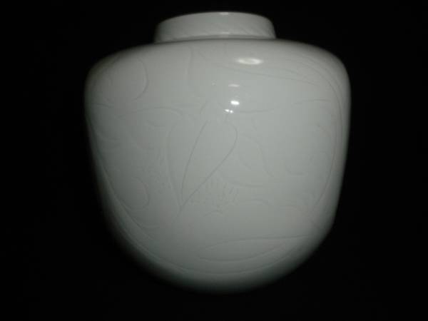白磁 小野琥山 琥山作 花器 花入 気品のある白磁です。 陶磁 白磁 小野琥山 琥山作 花器 花入 気品のある白磁です。 陶磁
