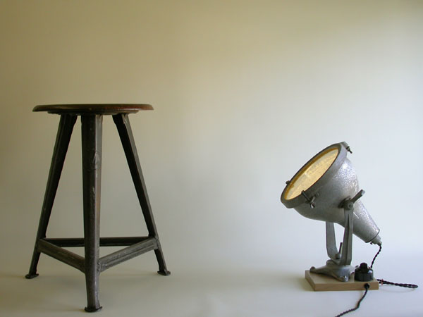 イタリア ビンテージ 工業系ランプ アトリエ 照明 （重量：3kg)_スツールは出品商品に含まれません。