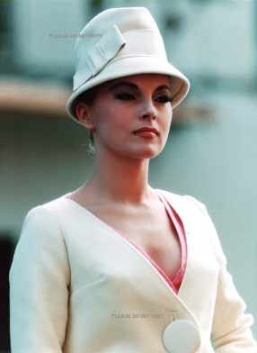 ヴィルナ・リージ VIRNA LISI フォト 3枚　付き_画像2