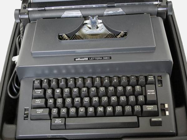 レトロ　OLIVETTI　オリベッテイ　タイプライター 　EA31EB21_画像2