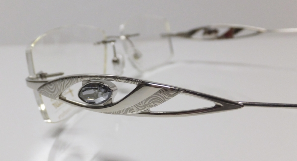  Германия Flair art couture169* titanium × Swarovski серебряный two-point край нет рама 