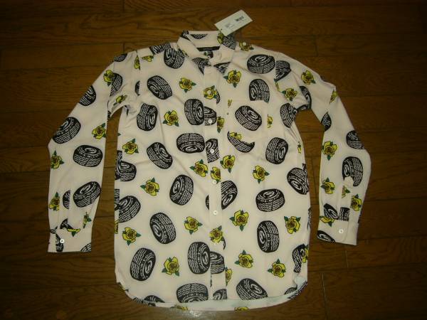 新品 JOYRICH ジョイリッチ 長袖シャツ S タイヤ花柄