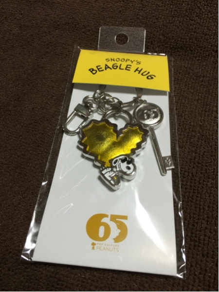 ピーナッツ65周年 スヌーピー 限定 BEAGLE HUG キーリング