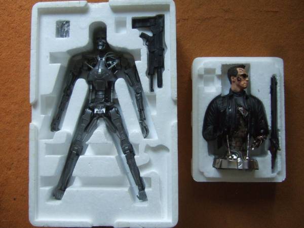  Terminator /T800 end skeleton +T850 Battle damage . image 