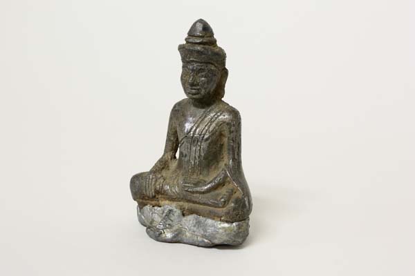 誠実 harip　ポストアンコール時代　銀無垢　仏陀坐像 置物