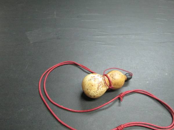 ミニ瓢簞拭き漆小型カプセルナチュラルアクセサリーペンダントa