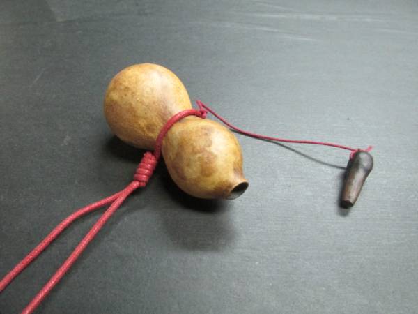 ミニ瓢簞拭き漆小型カプセルナチュラルアクセサリーペンダントa