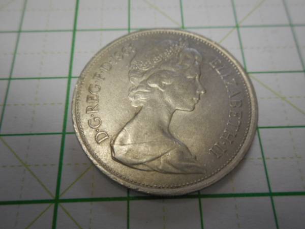 硬貨　貨幣　コイン　世界　１９６８年 ELIZABETH 2 （２４７）_画像1