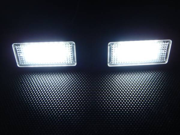BMW キャンセラー内蔵SMD36発LEDナンバー灯　E46 セダン　4DR_画像1