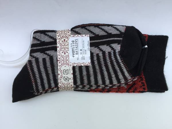 新品　あったか素材　黒　柄物　ソックス/靴下