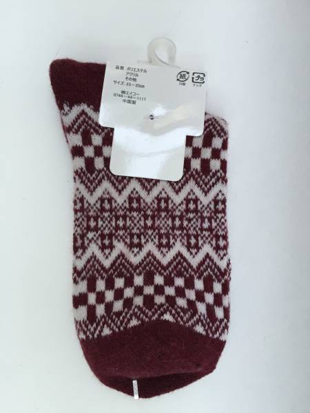新品　あったか素材　赤　柄物　ソックス/靴下