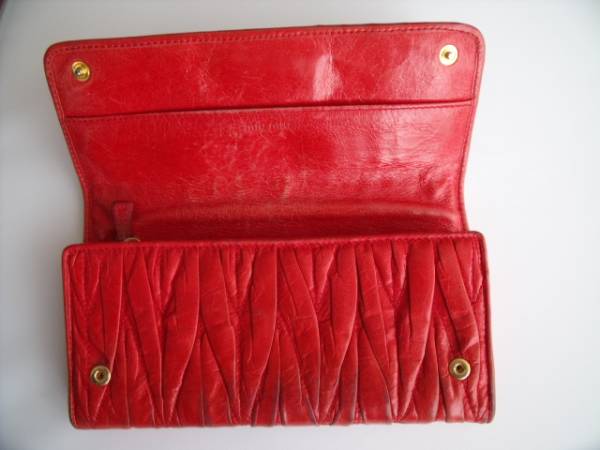 $ 良好品 $ ◆ ミュウミュウ ◆ miumiu ◆ マテラッセ レザー制 ? ２つ折り 長財布 ◆ 赤 レッド系 ◆ 正規(guī) カード付き ◆ 送料無料??！