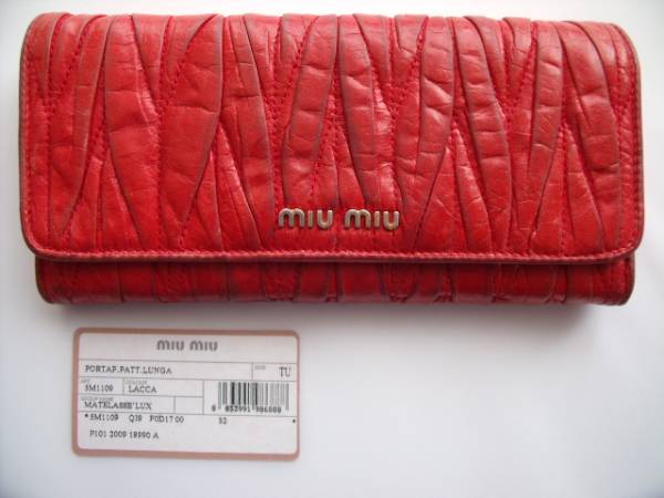 $ 良好品 $ ◆ ミュウミュウ ◆ miumiu ◆ マテラッセ レザー制 ? ２つ折り 長財布 ◆ 赤 レッド系 ◆ 正規(guī) カード付き ◆ 送料無料??！