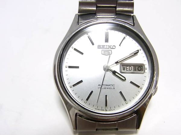 【時計】 SEIKO：セイコー 5 ファイブ 7009-3101 珍しいアラビア語表記 シルバー 稼働_画像1