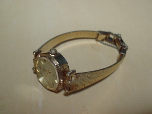  antique SUNLORD for women wristwatch Gold . rectangle 