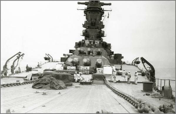 大日本帝国 太平洋戦争　戦艦　武蔵　甲板上写真_画像1