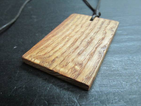 最も完璧な タモ総玉杢拭き漆ペンダント:o アクセサリー(女性用) 木製
